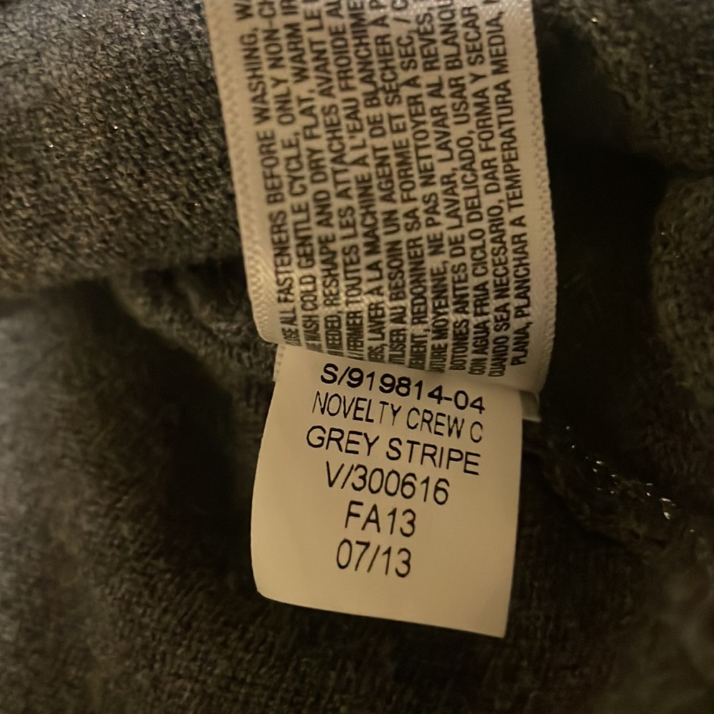 Old Navy Women’s SZ M Grey Striped Metallic Button Down Long Sleeve Cardigan - Picture 9 of 12